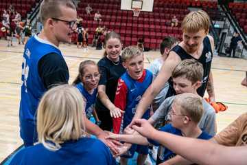 Basketball med Wild Rabbits - fælles time out