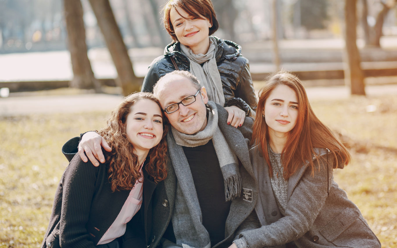 Far, mor og teenage døtre