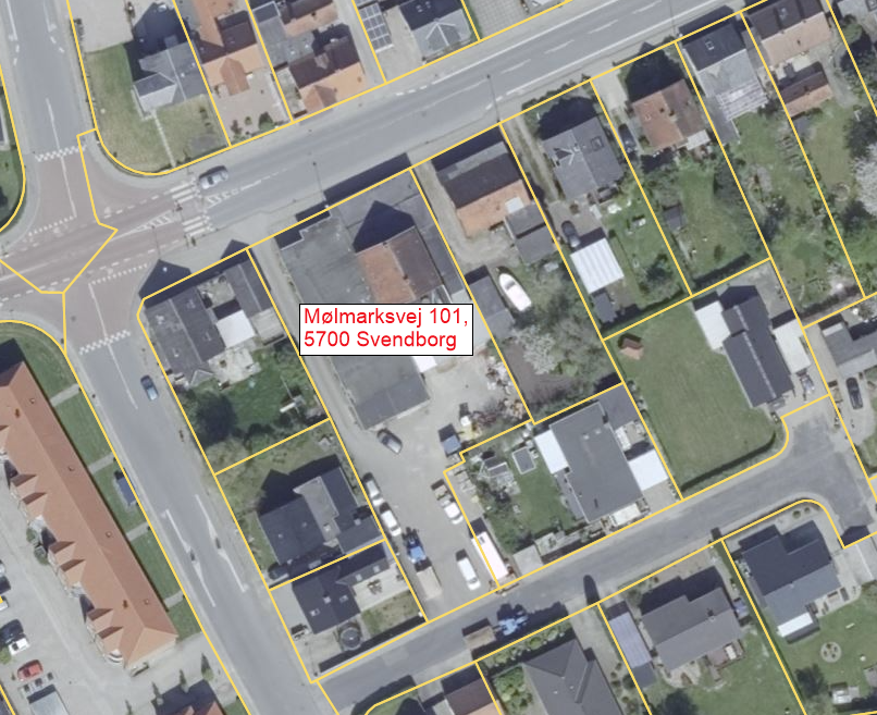 Kortudklip af Mølmarksvej 101 med bygninger på matriklen
