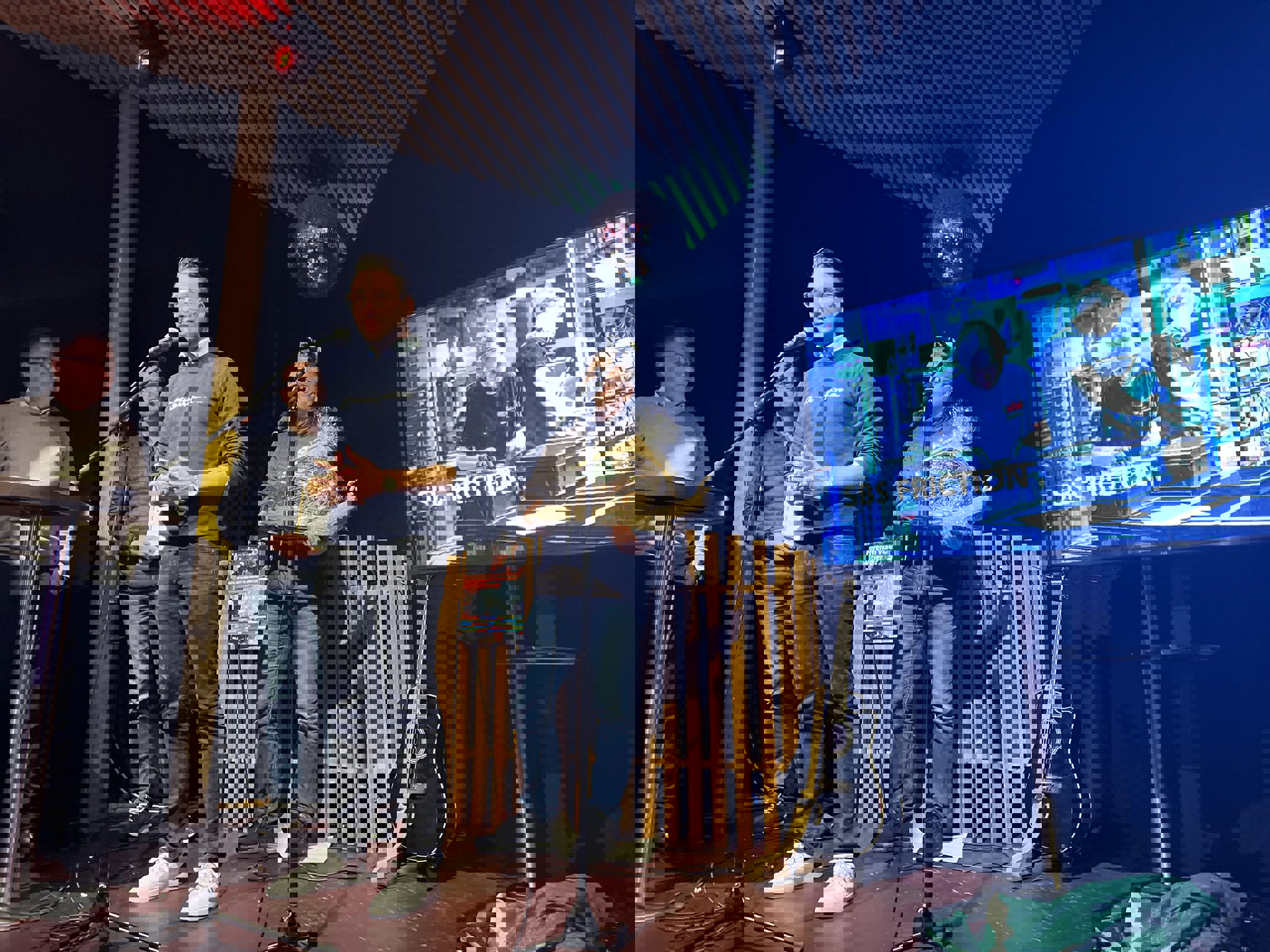 SBS Friction holder takketale, efter de har modtaget prisen i virksomhedskategorien i 2023.