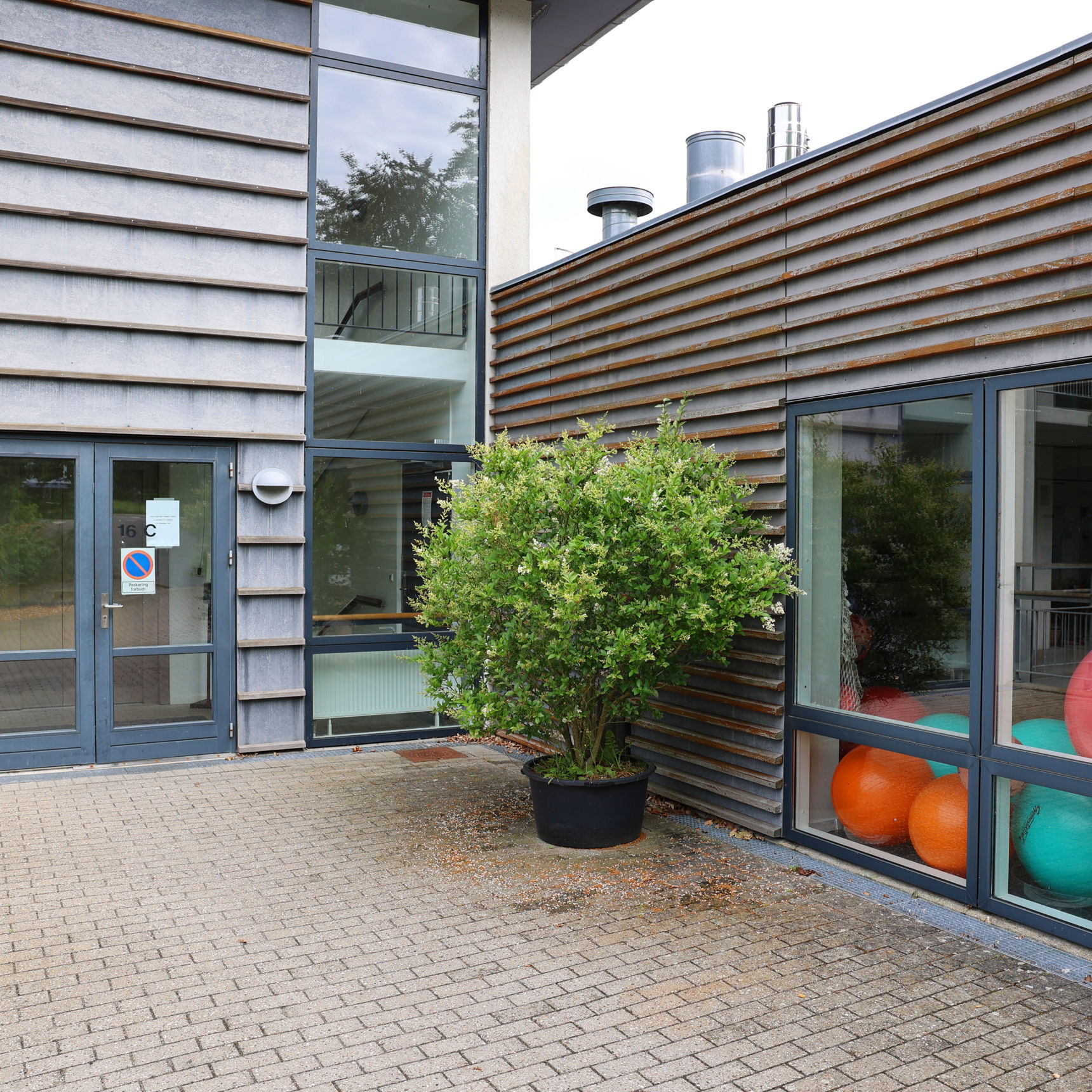 Indgang til Ollerup trænigscenter