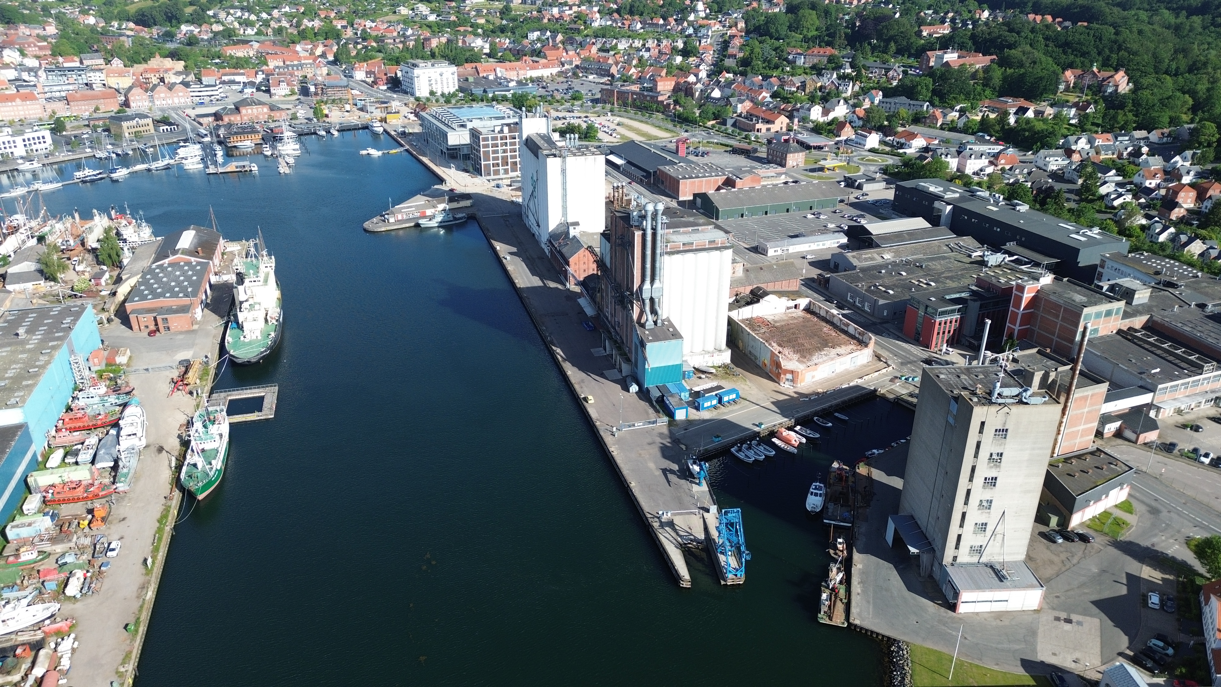 Østre Kaj med gamle siloer og nybyggeri