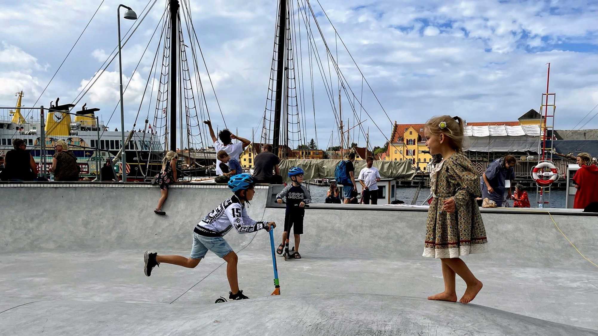 Skatebanen på Frederiksø tiltrækker mange børn