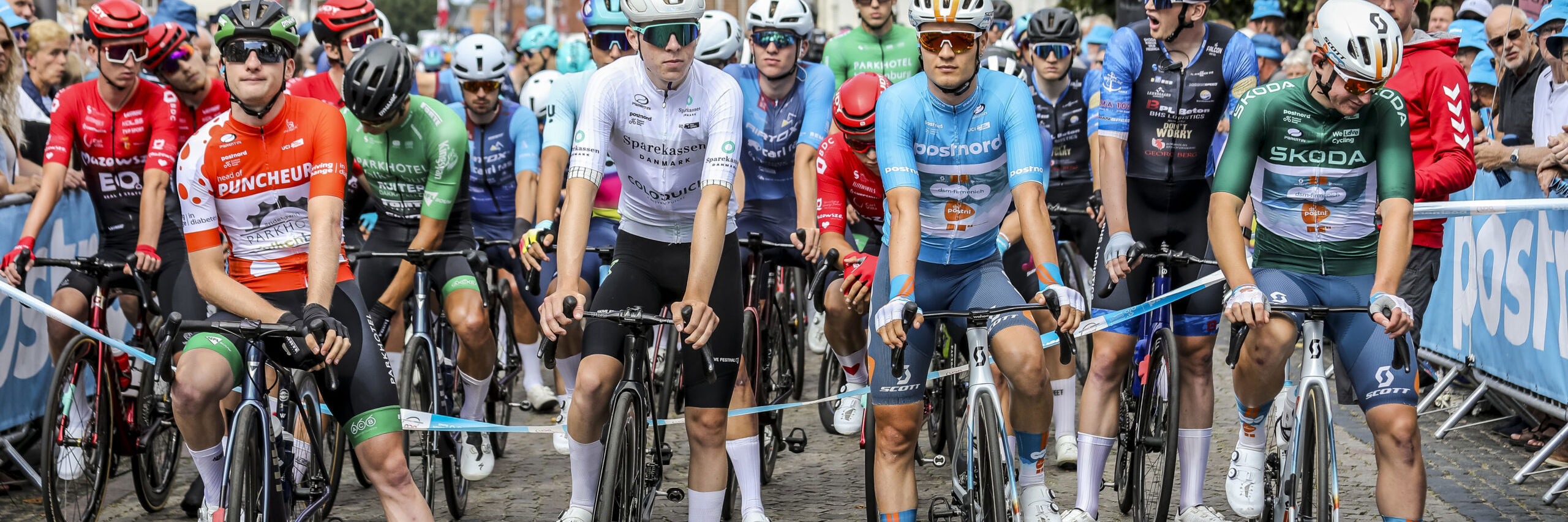 Cykelryttere til start ved Danmark Rundt i Ringkøbing 2024
