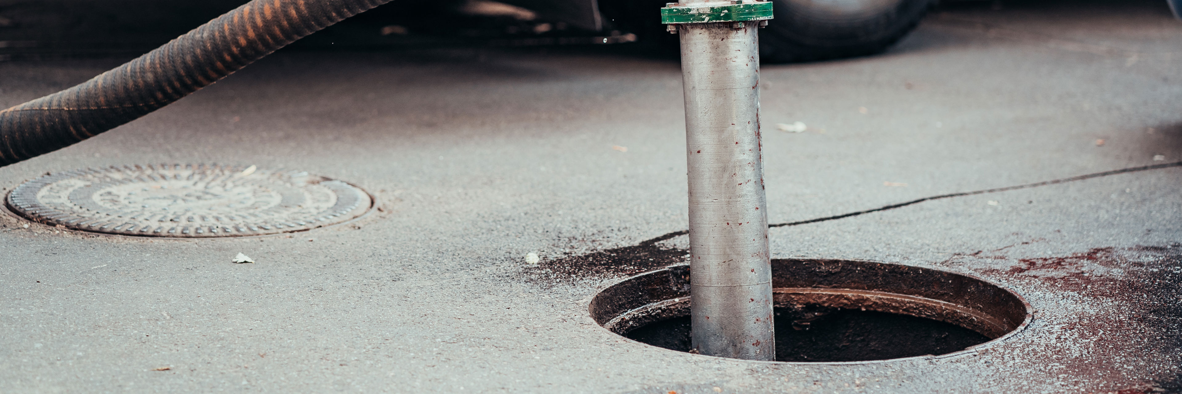 Er kloakken stoppet, kan det være nødvendigt at tilkalde en slamsuger