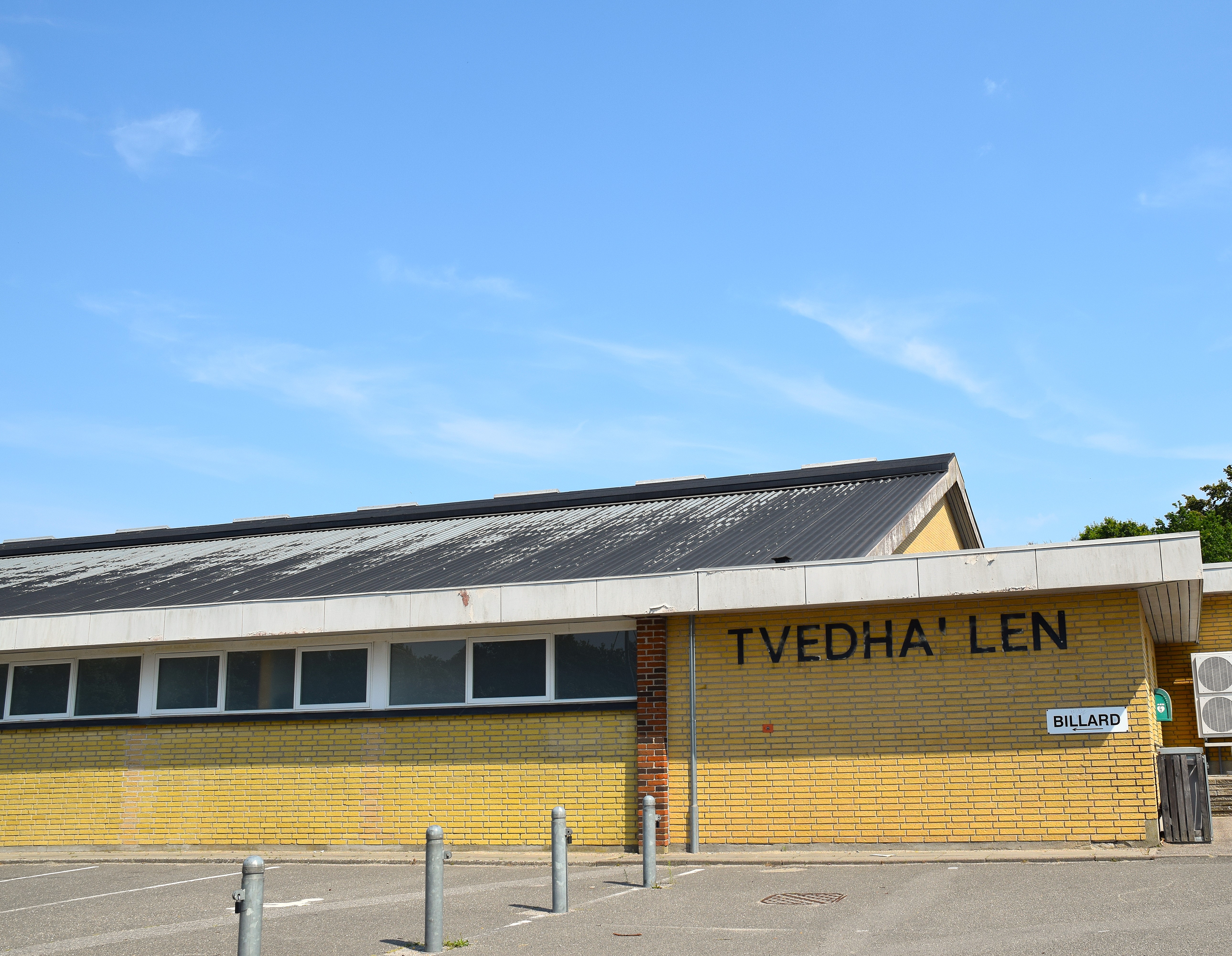Tved Hallen Redigeret